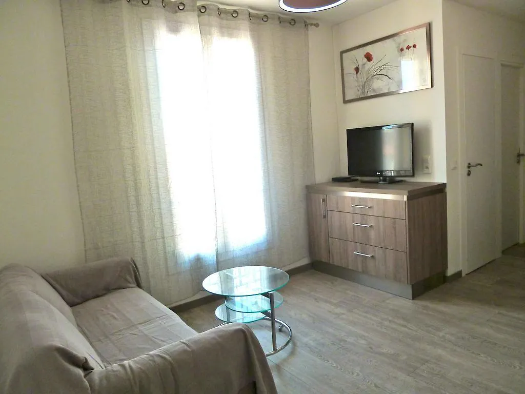 Apartment New 1 Bedroom Apt Place Garibaldi Nice