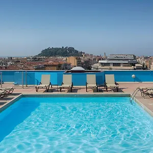 Hotel Nh, Niza
